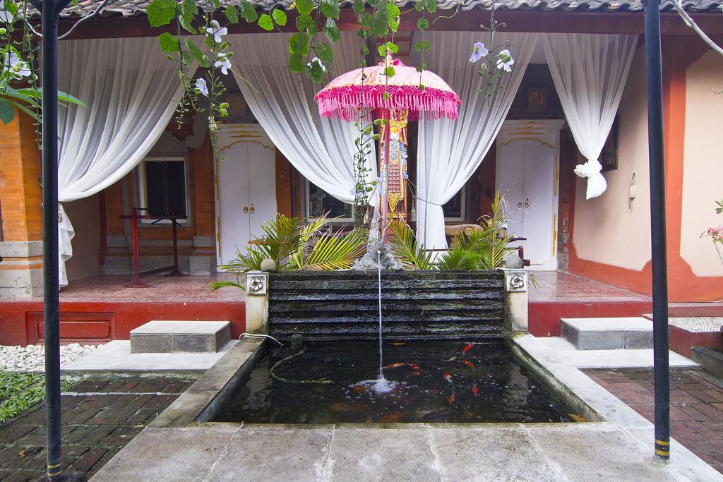 Puri Wisata Balinese Style Hotel Семиньяк Номер фото