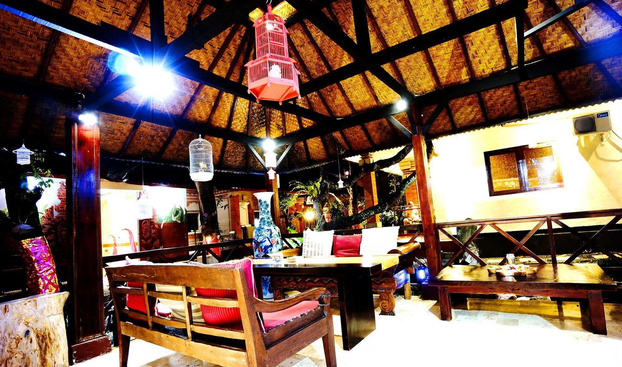 Puri Wisata Balinese Style Hotel Семиньяк Экстерьер фото