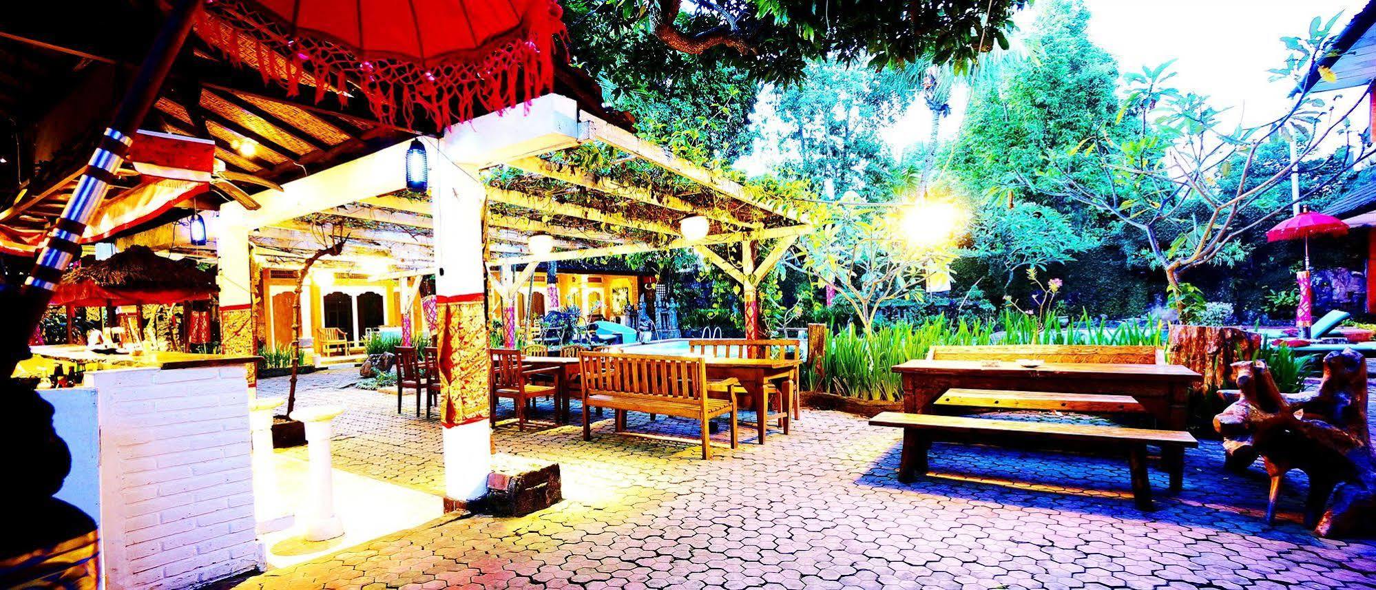 Puri Wisata Balinese Style Hotel Семиньяк Экстерьер фото